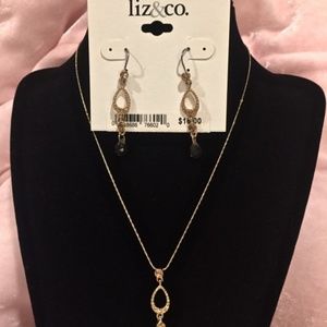 J21-BUNDLE ONLY! Liz & Co Gold with Amber Crystals Necklace & Earrings Set